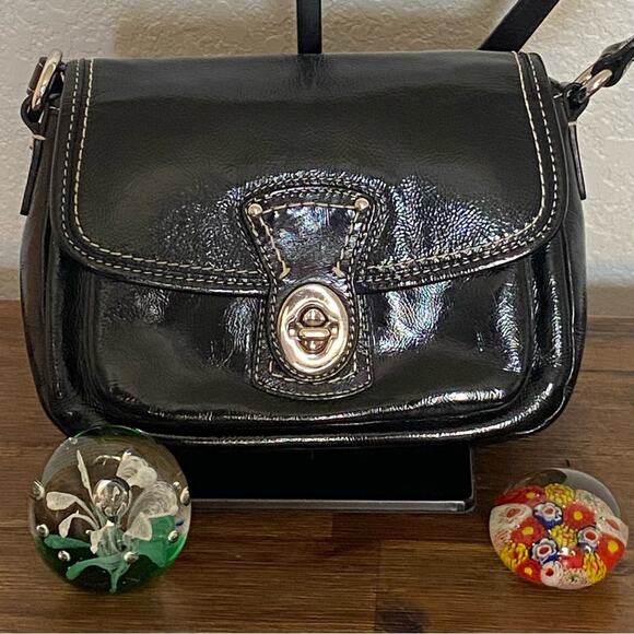 Coach Black Patent Leather Small Hand Shoulder Bag Twist Lock - Picture 1 of 7